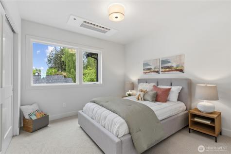6832 47th Avenue NE Seattle WA 98115
