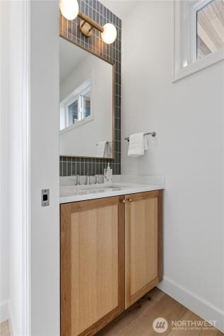 6832 47th Avenue NE Seattle WA 98115