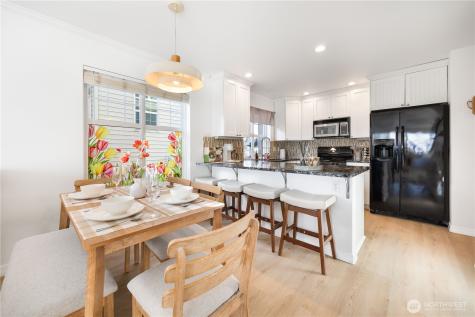 1231 6th Avenue N Seattle WA 98109