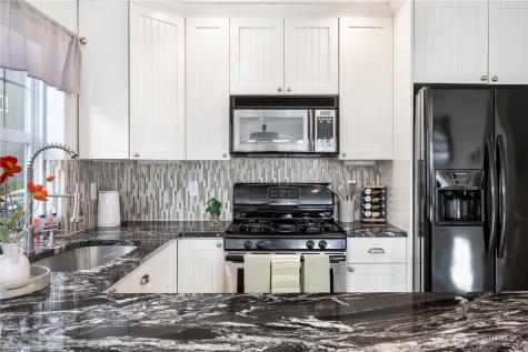 1231 6th Avenue N Seattle WA 98109