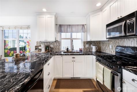 1231 6th Avenue N Seattle WA 98109