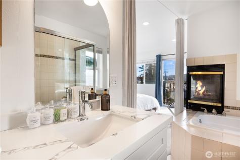 1231 6th Avenue N Seattle WA 98109