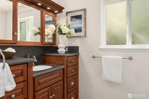 14335 109th Avenue NE Kirkland WA 98034