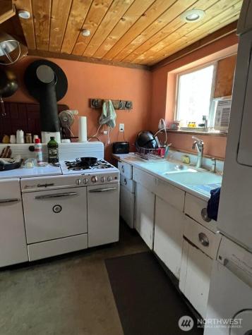 961 Seigel Hill Road Colville WA 99114