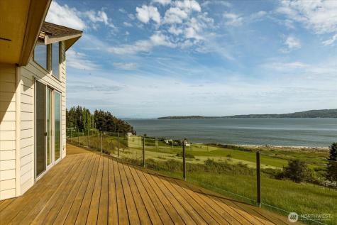 2364 Strawberry Point Road Oak Harbor WA 98277