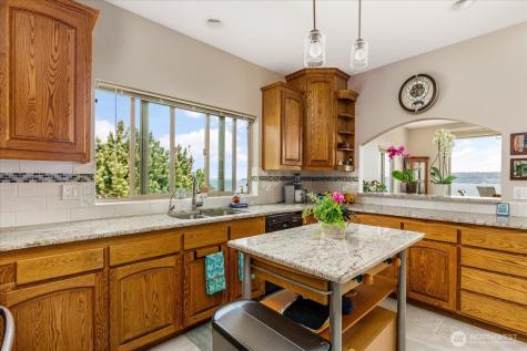 2364 Strawberry Point Road Oak Harbor WA 98277