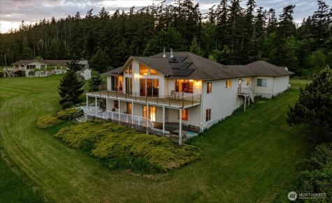 2364 Strawberry Point Road Oak Harbor WA 98277