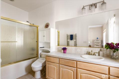 2364 Strawberry Point Road Oak Harbor WA 98277