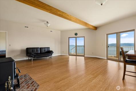 2364 Strawberry Point Road Oak Harbor WA 98277