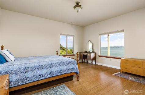 2364 Strawberry Point Road Oak Harbor WA 98277