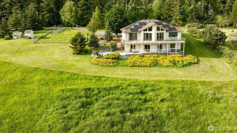 2364 Strawberry Point Road Oak Harbor WA 98277