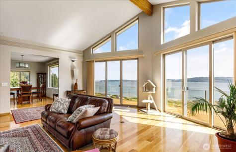 2364 Strawberry Point Road Oak Harbor WA 98277