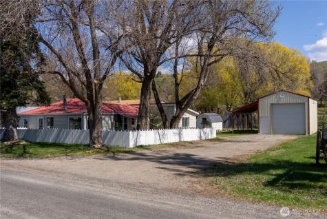 274 Corral Street Winthrop WA 98862