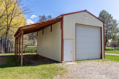 274 Corral Street Winthrop WA 98862