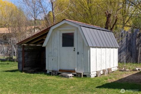 274 Corral Street Winthrop WA 98862