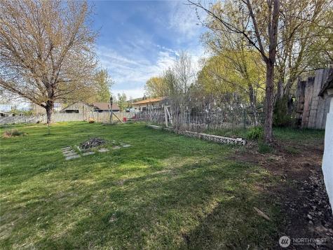 274 Corral Street Winthrop WA 98862