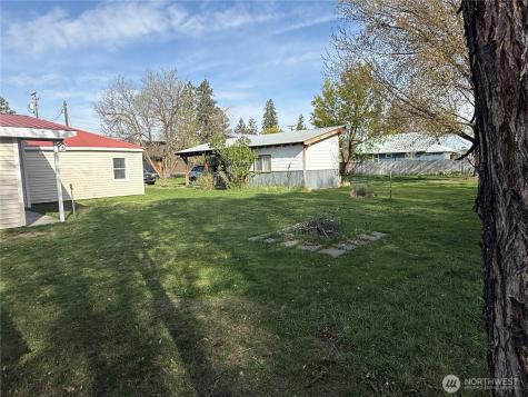 274 Corral Street Winthrop WA 98862