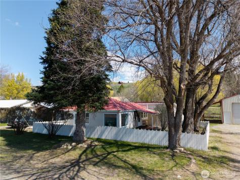 274 Corral Street Winthrop WA 98862
