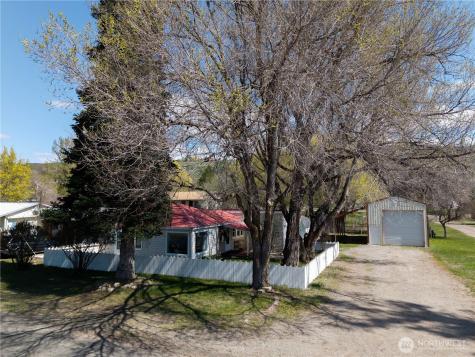 274 Corral Street Winthrop WA 98862