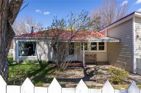 274 Corral Street Winthrop WA 98862