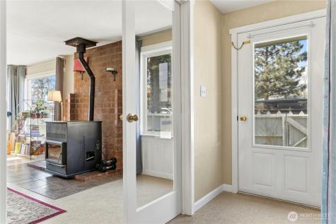274 Corral Street Winthrop WA 98862