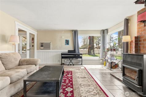 274 Corral Street Winthrop WA 98862