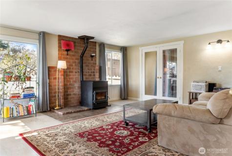 274 Corral Street Winthrop WA 98862