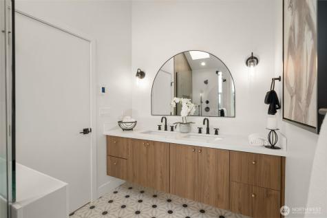 358 N 74th Street Seattle WA 98103