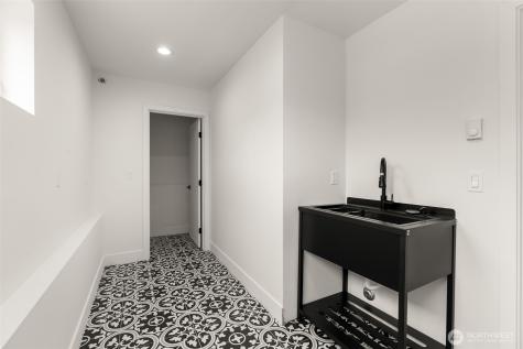 358 N 74th Street Seattle WA 98103