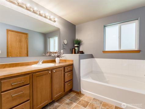 2683 Green Mountain Road Kalama WA 98625