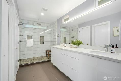 6065 NE 135th Street Kirkland WA 98034