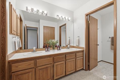 911 S 294th Place Federal Way WA 98003