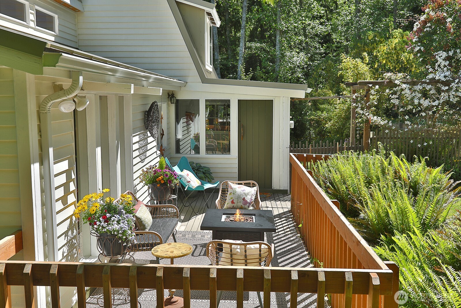 333 Whitewebs Lane Greenbank WA 98253