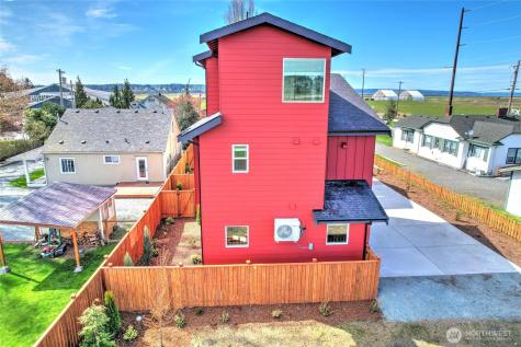 27523 102nd Avenue NW Stanwood WA 98292