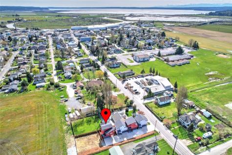 27523 102nd Avenue NW Stanwood WA 98292