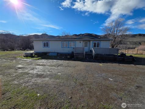 11992 Us Highway 12 Naches WA 98937