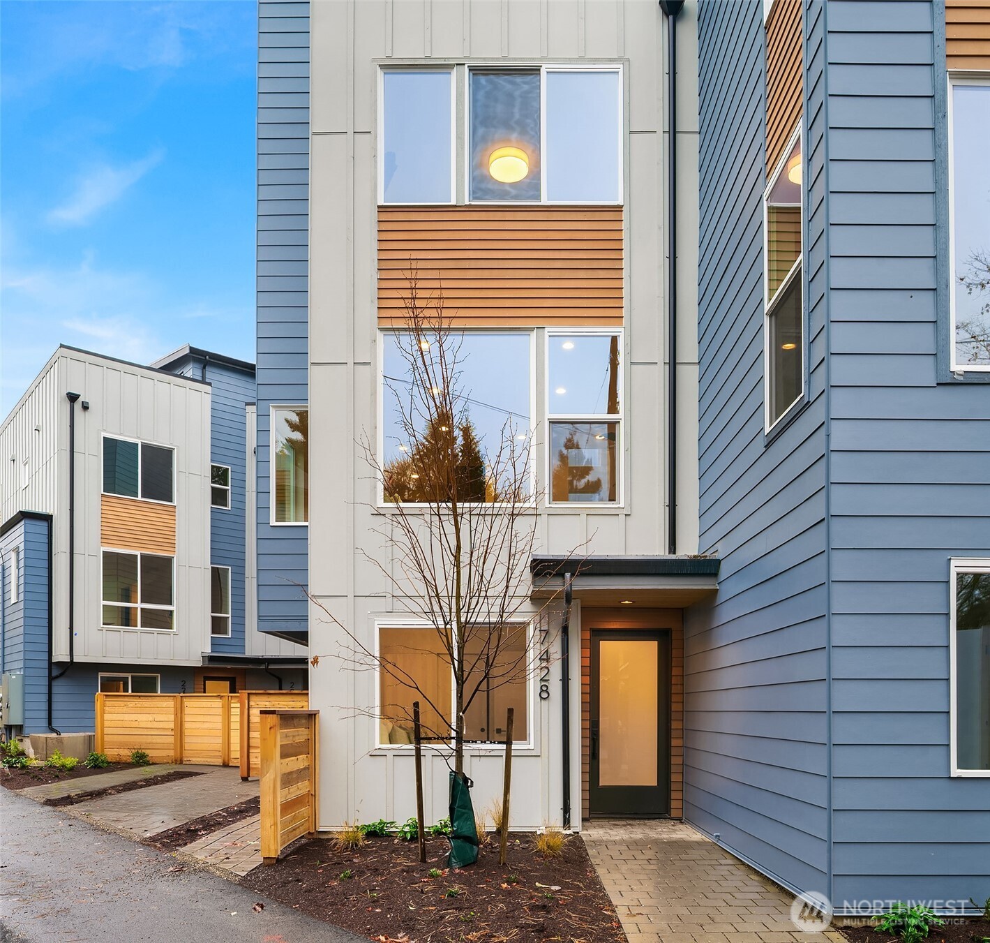 7428 2nd Avenue NE Seattle WA 98115