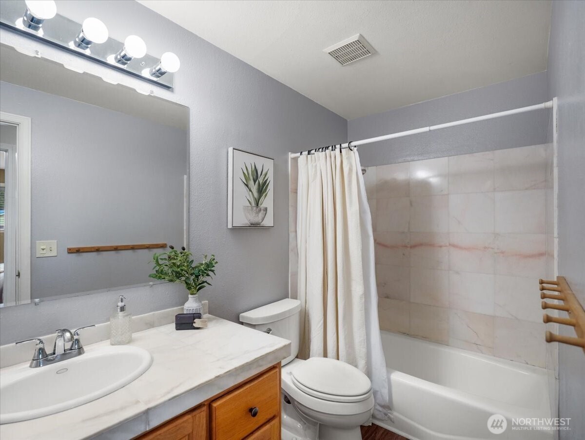 17649 SE 297th Place Kent WA 98042