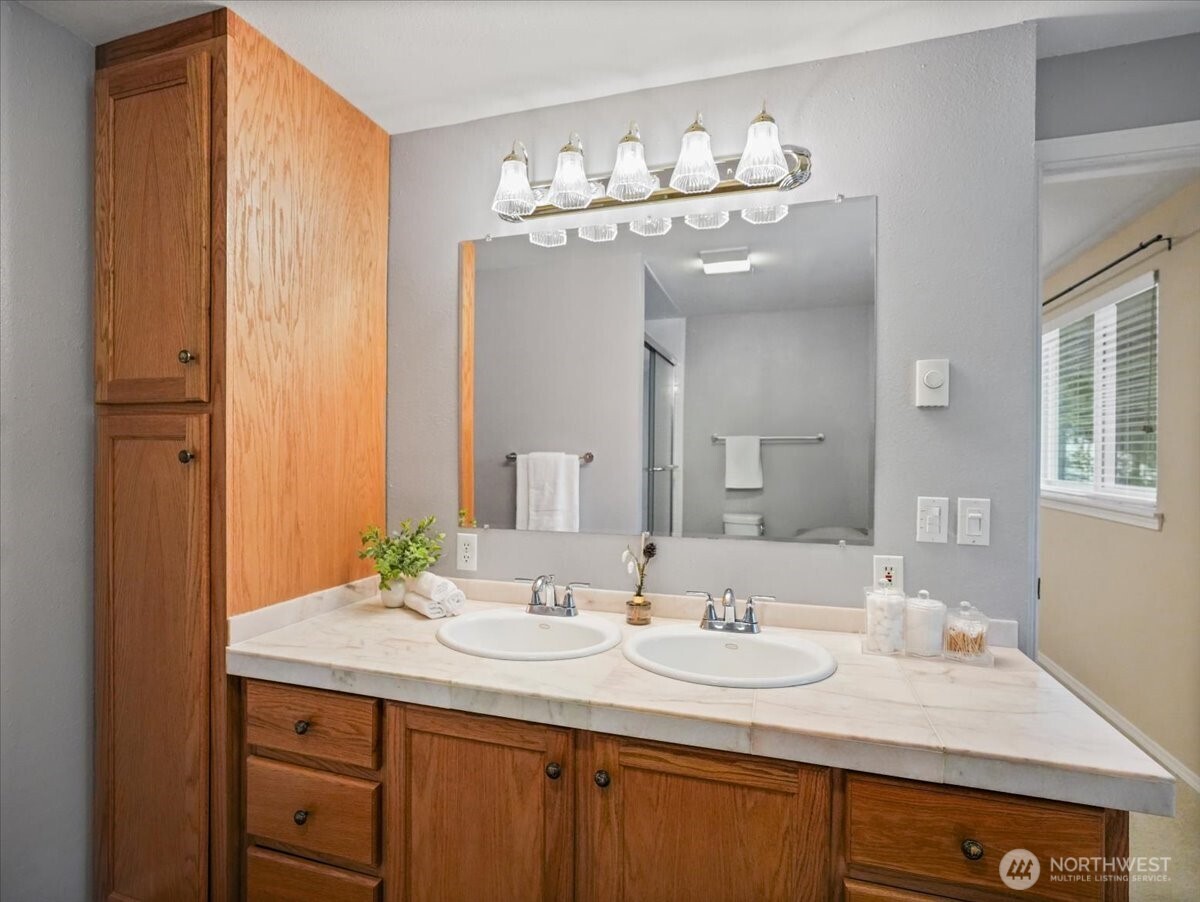 17649 SE 297th Place Kent WA 98042