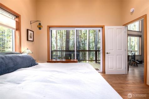 1354 Chinook Way Center Island WA 98221