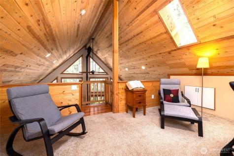 1354 Chinook Way Center Island WA 98221