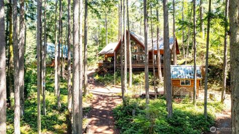 1354 Chinook Way Center Island WA 98221