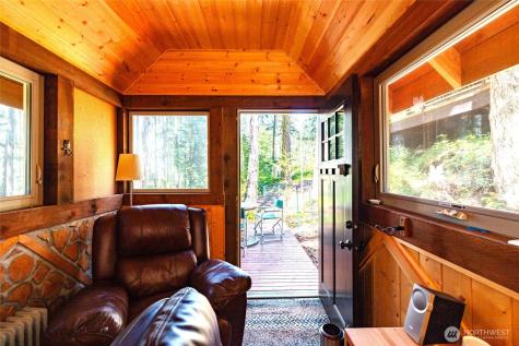 1354 Chinook Way Center Island WA 98221