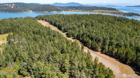 1354 Chinook Way Center Island WA 98221