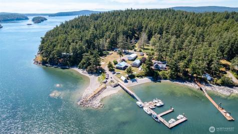 1354 Chinook Way Center Island WA 98221