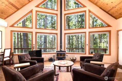 1354 Chinook Way Center Island WA 98221