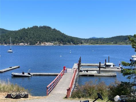 1354 Chinook Way Center Island WA 98221