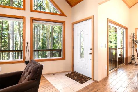 1354 Chinook Way Center Island WA 98221