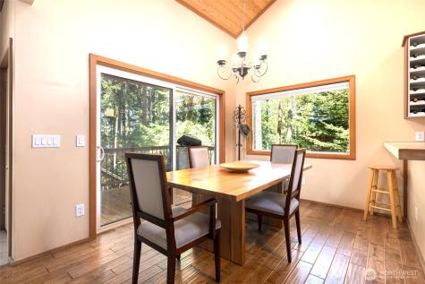 1354 Chinook Way Center Island WA 98221