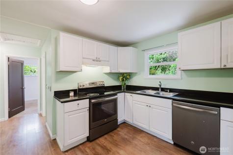 3415 9th Street Bremerton WA 98312